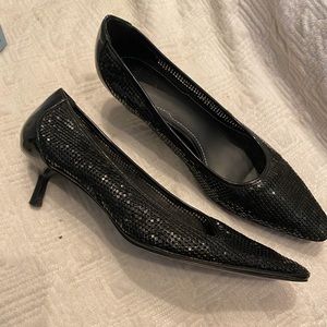 Zara chai mail black kitten heels 39